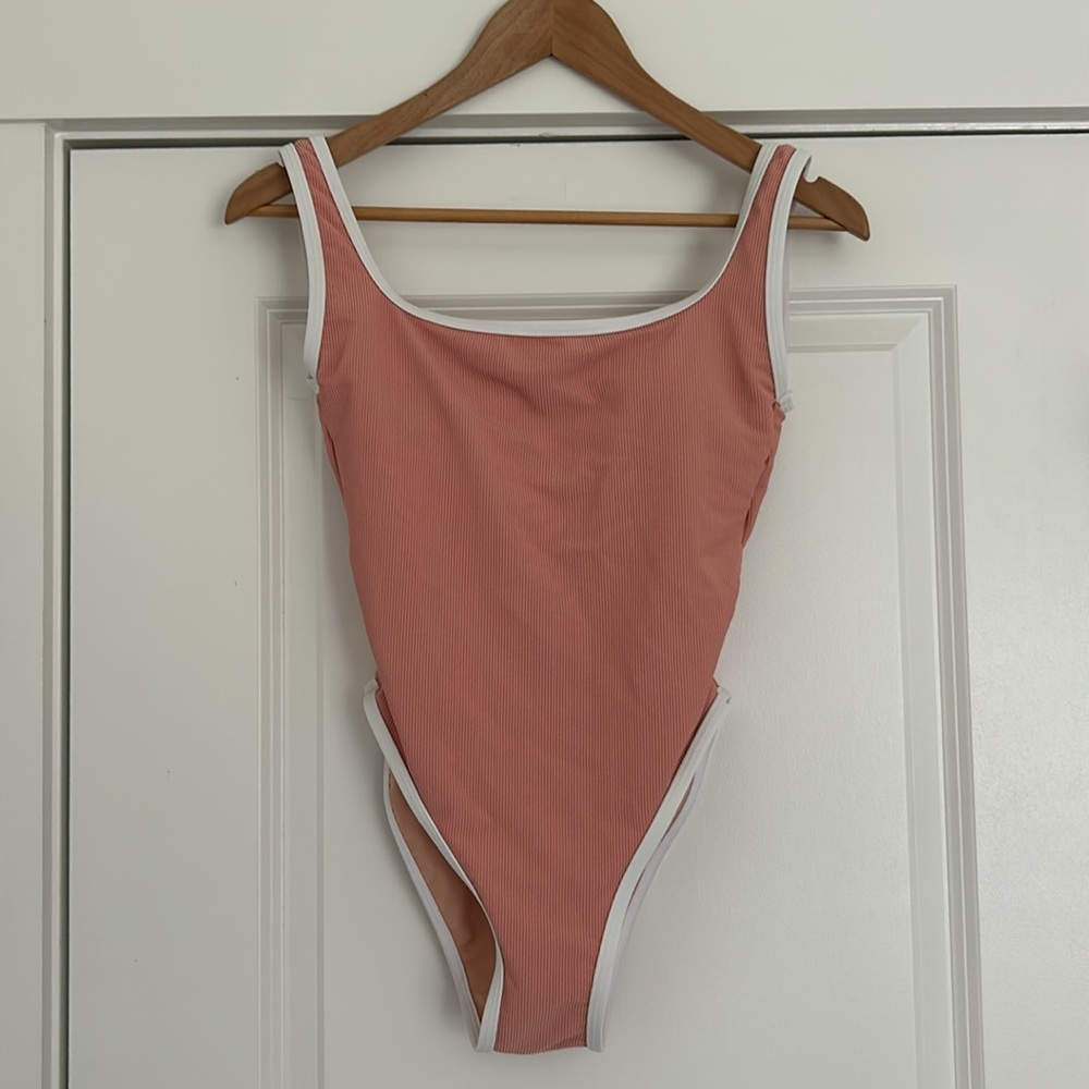 LainSnow Ocean Isle Women's One Piece - Blush